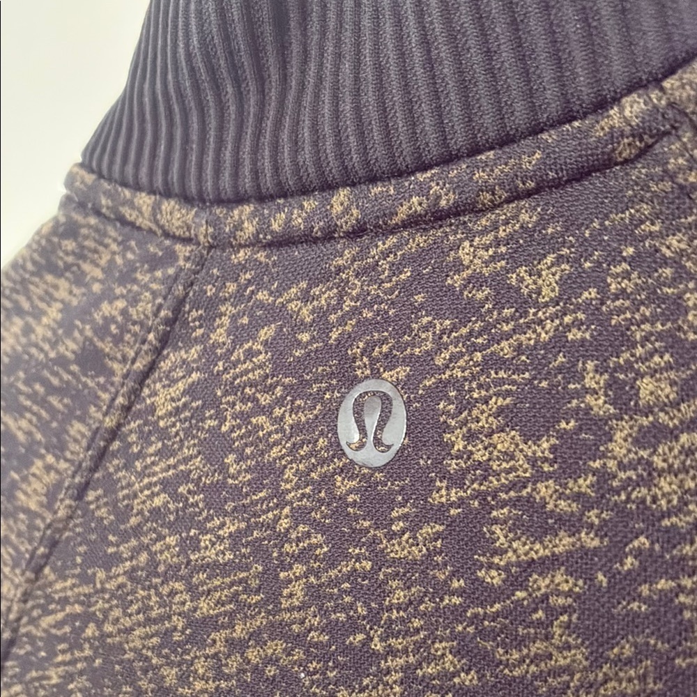 Lululemon Athletica Rest Less 1/2 zip top sz4 in armory - Picture 11 of 12